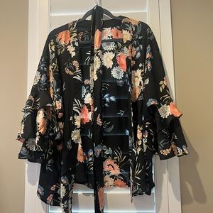 Floral ruffle sleeve kimono